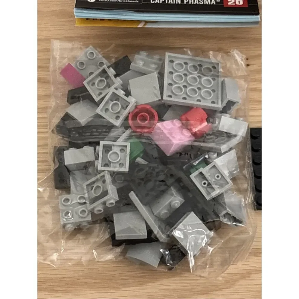Lego Brickheadz Captain Phasma Star Wars #41486 127 Pieces Brand New Open Box